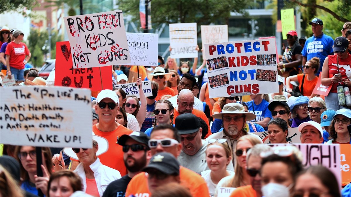 Gun reform supporters protest in the US