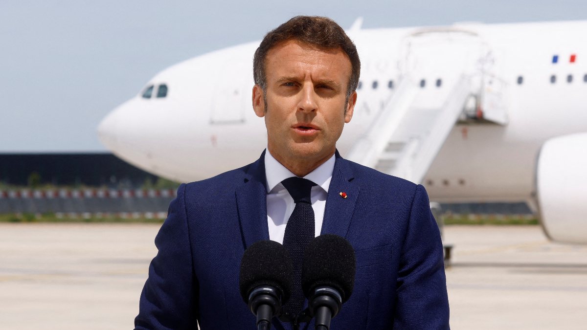Emmanuel Macron hardens his tone towards Russia