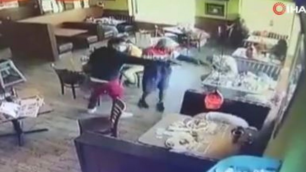 Gun attack in Mexican restaurant: 4 dead