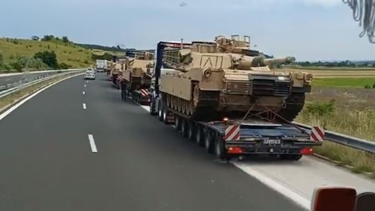 Tanks at the Turkish border for the Greece-US exercise
