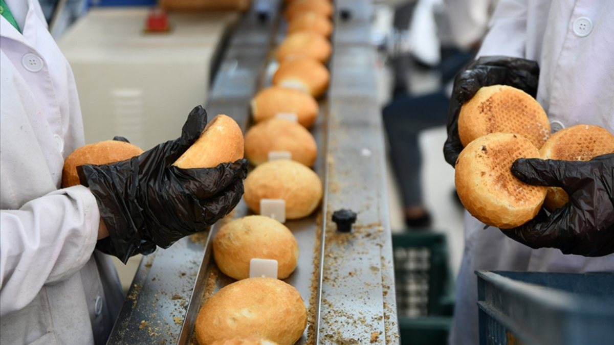 Bakan Özer açıkladı: Meslek liselerinde günlük 1 milyon ekmek üretilecek