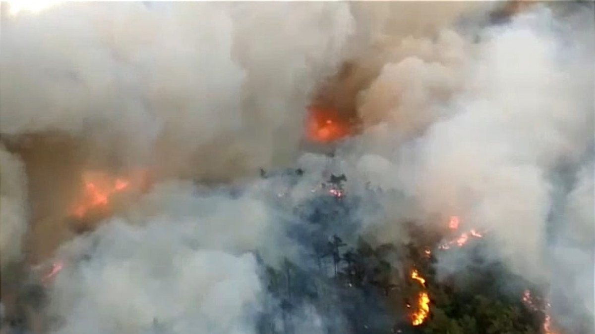 Bakanlar Kirişci ve Soylu Marmaris'teki yangın bölgesine gidiyor
