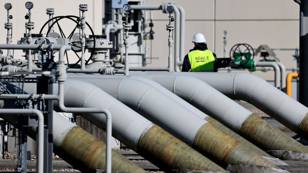 Germany raises alert level over gas cut from Russia