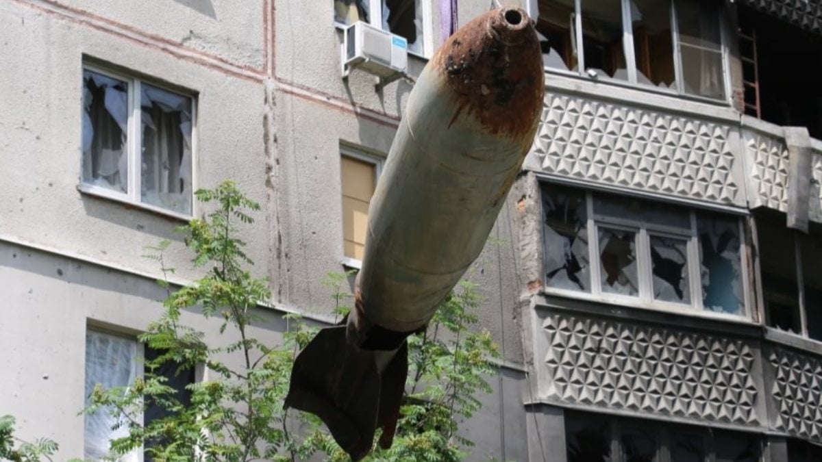 Ukrayna'da infilak etmeyen bomba çıkarıldı