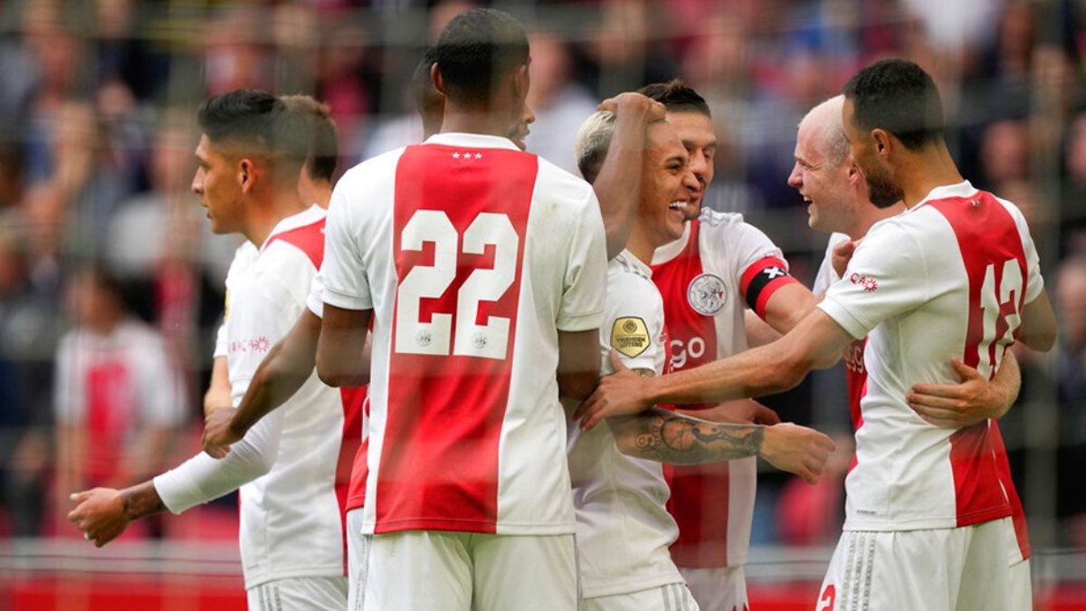 Ajax, iki yıldızı için Manchester United'dan servet istedi