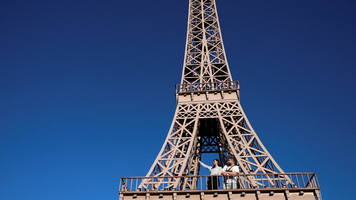 Eiffel Tower rust report leaked