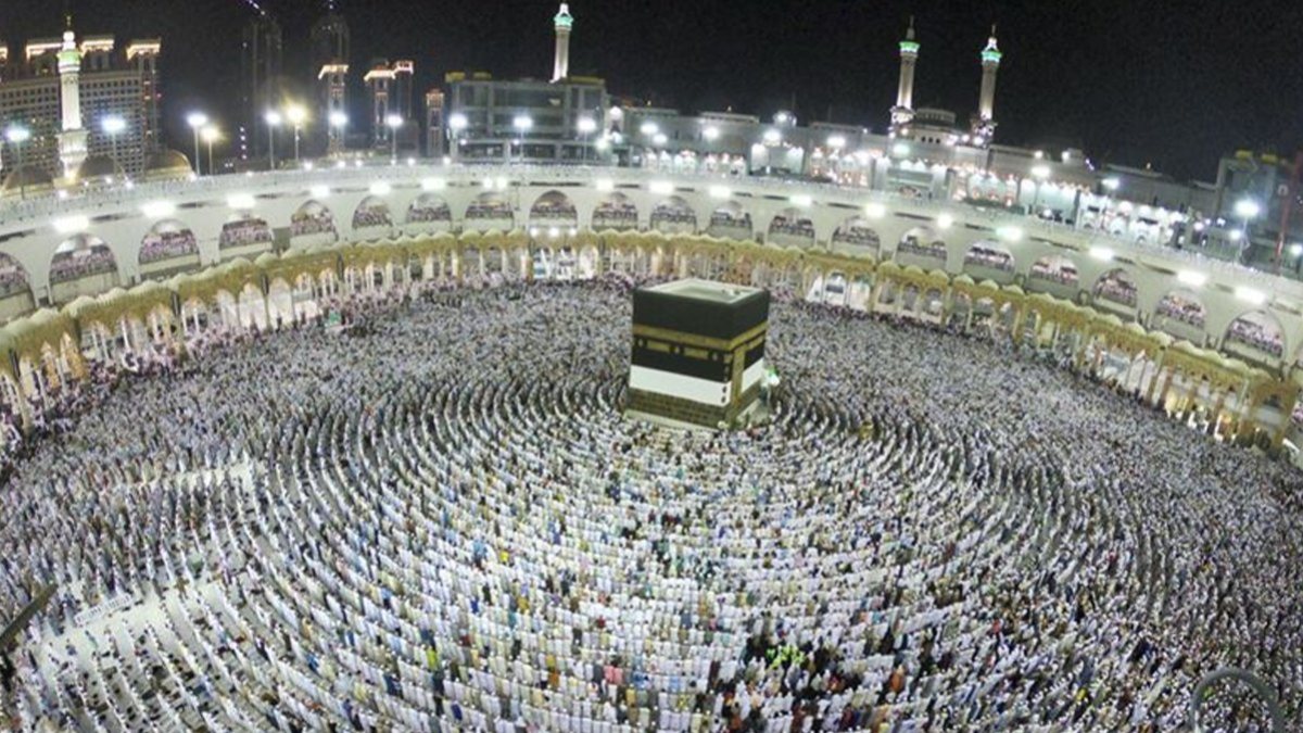 Two officials dismissed at Masjid al-Haram at the height of the pilgrimage season