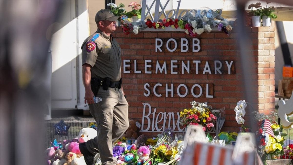 School shooting in the USA: No intervention for 77 minutes