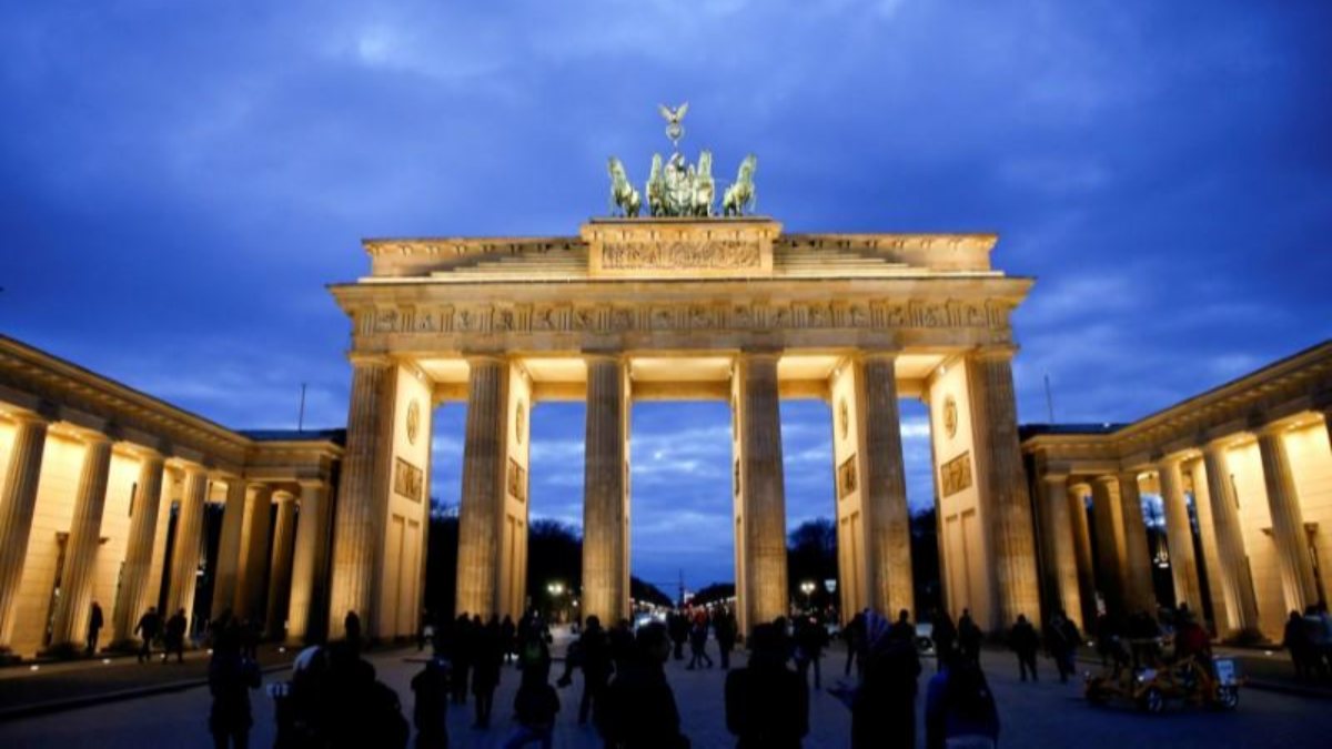 Public buildings in Berlin go to energy saving