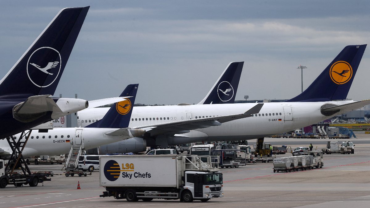 Lufthansa cancels 2,000 flights