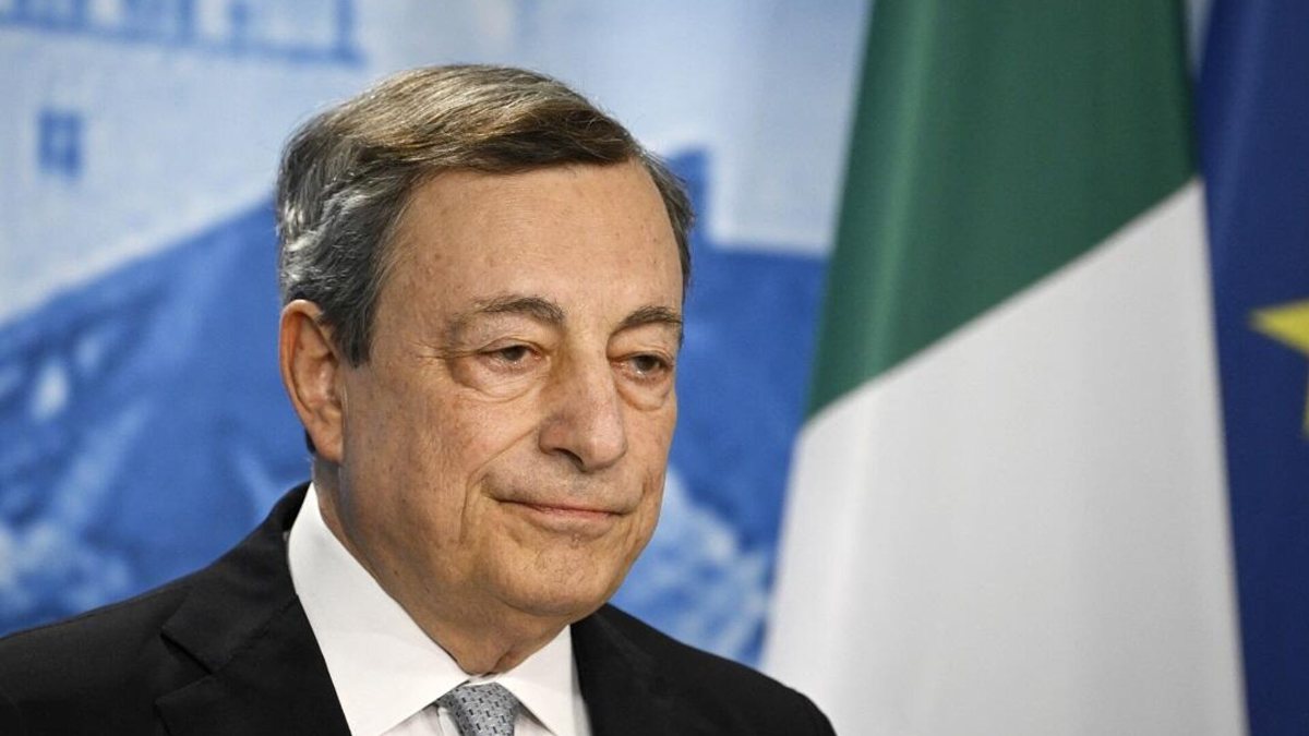 Italian Prime Minister Draghi resigns, President Mattarella refused