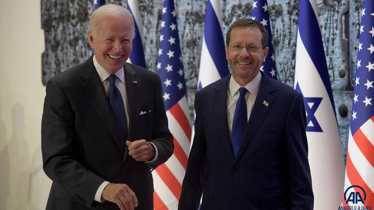 Shaking hands with Israeli President Herzog, Joe Biden did not miss the gap.