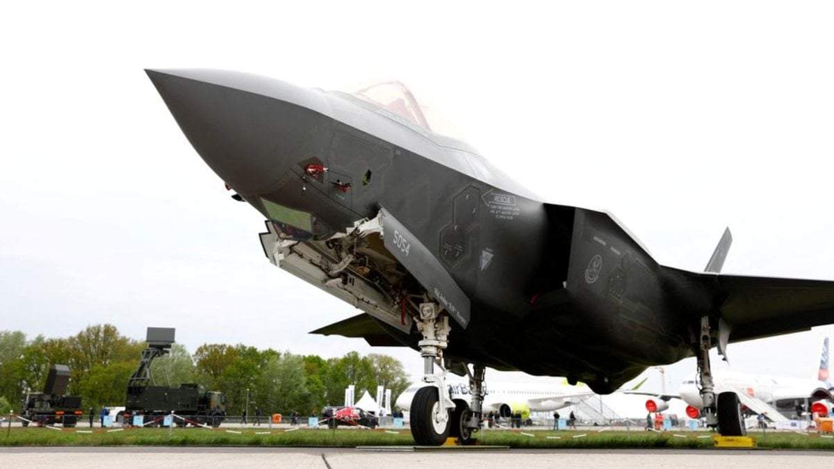 Pentagon and Lockheed Martin to produce 375 F-35 fighter jets