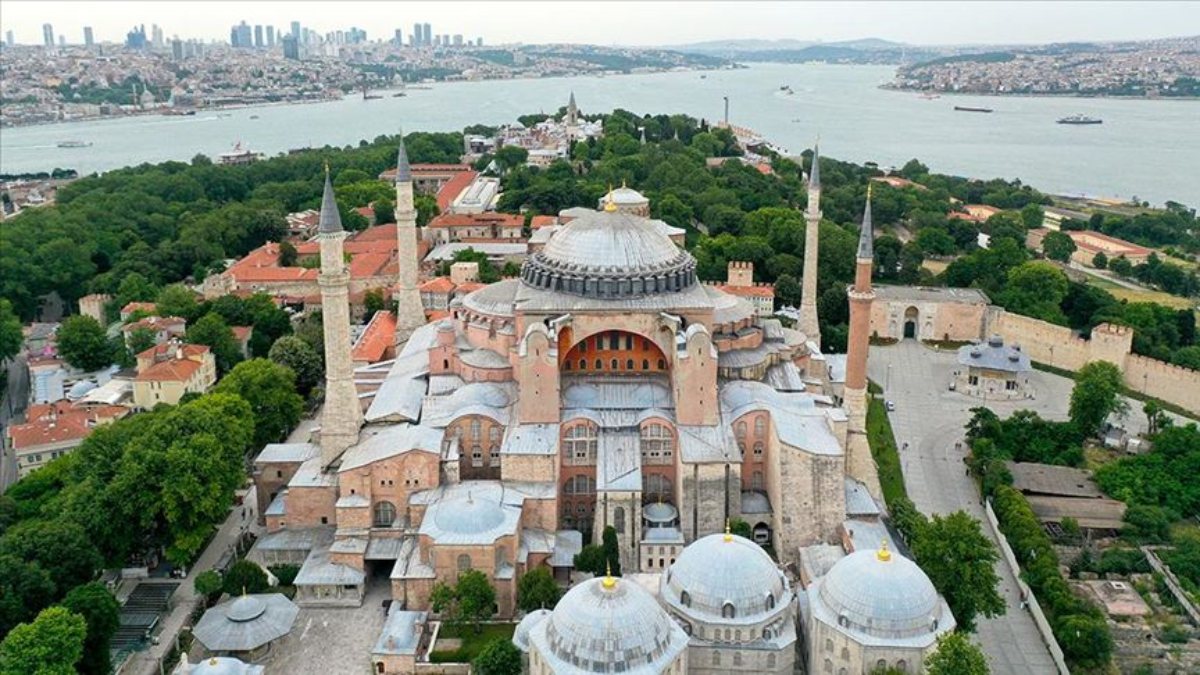 Cumhurbaşkanlığı İletişim Başkanlığı'ndan Ayasofya’ya özel kitap ve belgesel