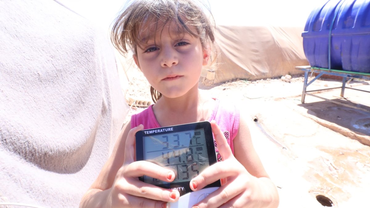 Civilians in Idlib are adversely affected by the scorching heat