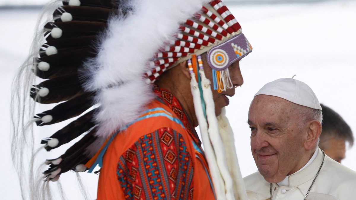Pope Francis apologizes to natives in Canada