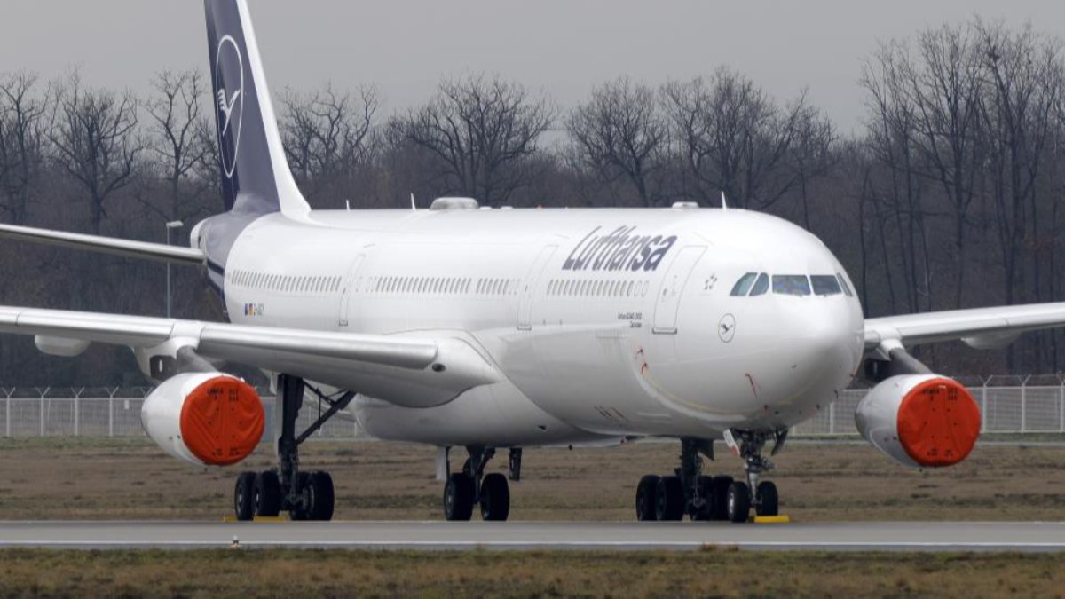 German airline Lufthansa cancels more than 1,000 flights