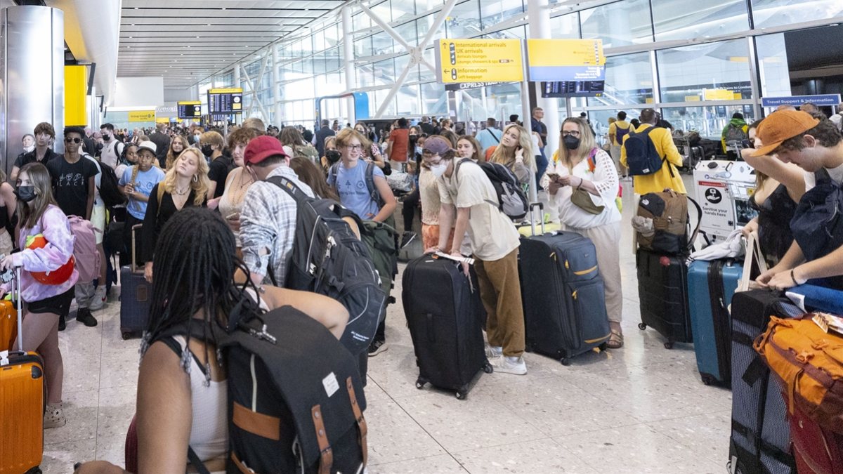 Understaffing and overcrowding crisis continues at UK airports