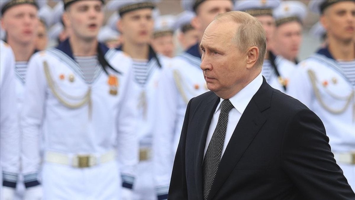 Vladimir Putin, Rusya'nın yeni deniz doktrinini imzaladı