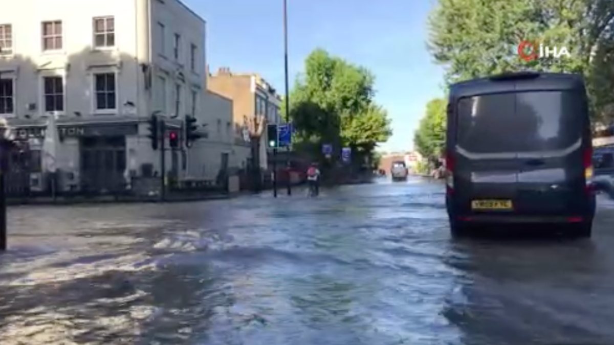 Water pipe burst in England, streets turned into lakes