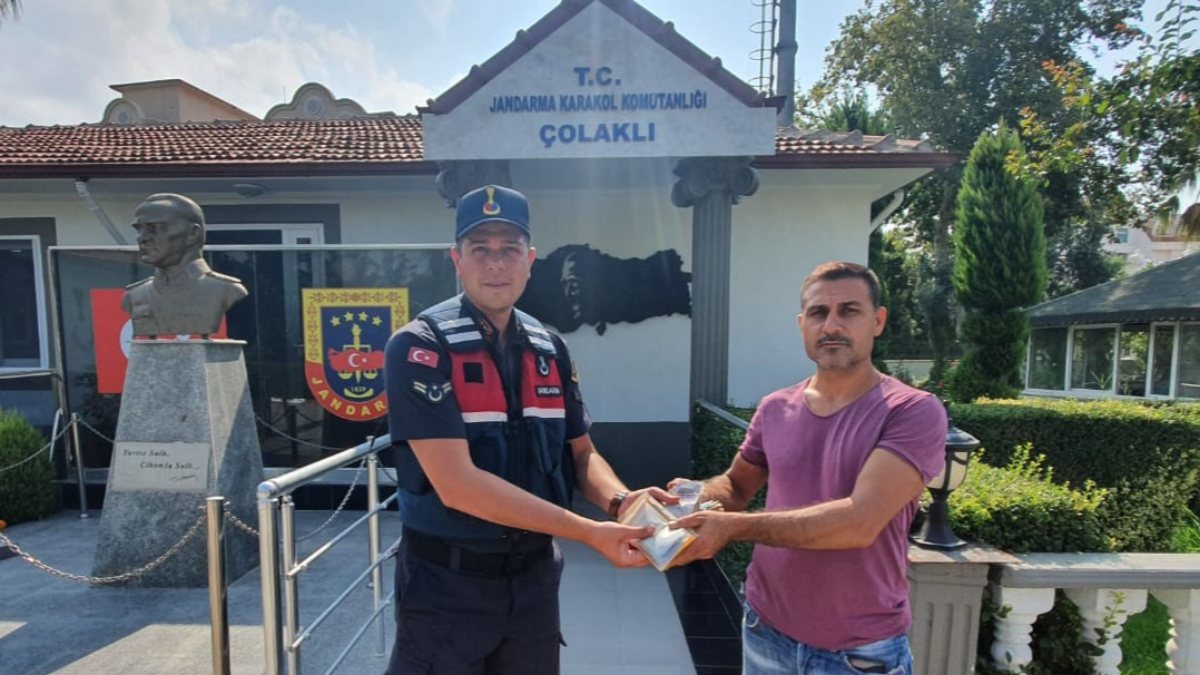 Antalya'da hırsızı kan izleri yakalattı