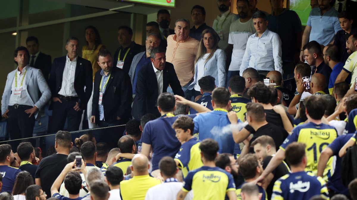 Ali Koç, taraftarla tartıştı