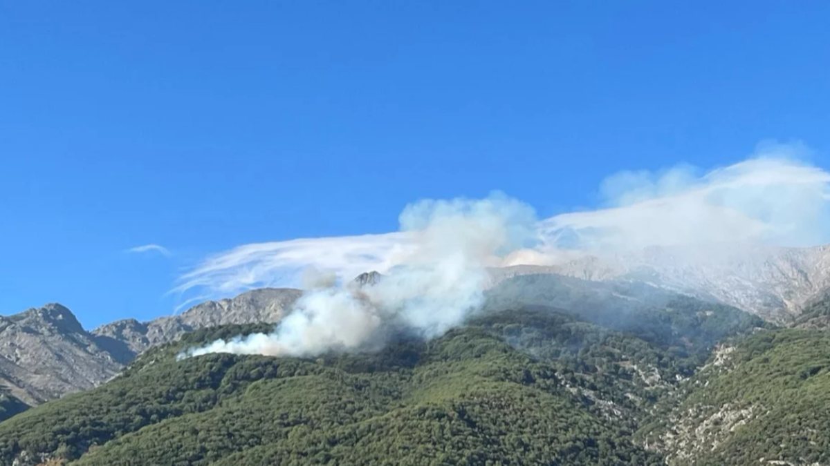 Fire breaks out on Greek island of Samothrace