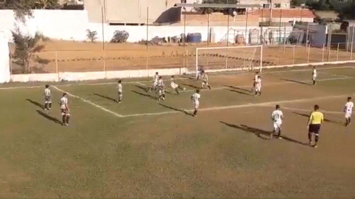 12 yaşındaki çocuktan enfes gol