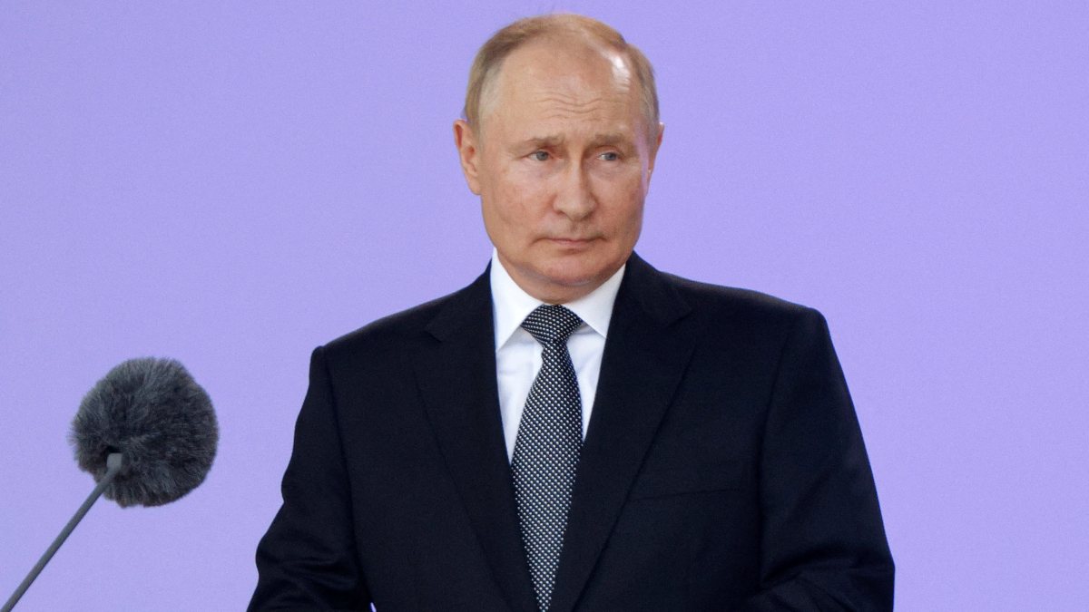 Vladimir Putin: Russian weapons are superior to their rivals