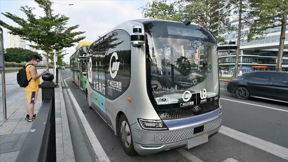Çin, sürücüsüz yolcu otobüslerini test etmeye başladı