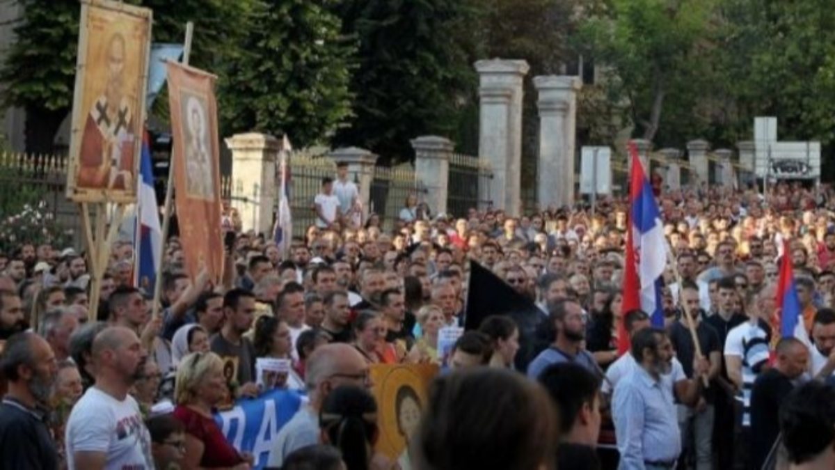 Serbian President Vucic cancels LGBT event