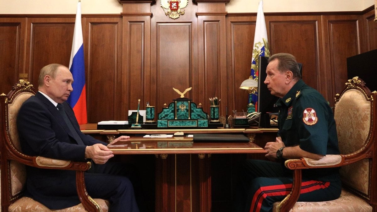 Vladimir Putin met with the Commander of the Russian National Guard Zolotov