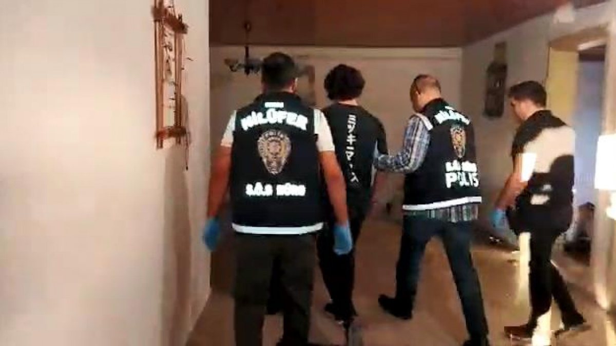 Bursa’da, evini uyuşturucu serasına dönüştüren şüpheli gözaltına alındı 