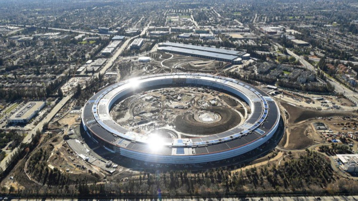 Apple'ın İngiltere'deki yeni kampüsü açılıyor