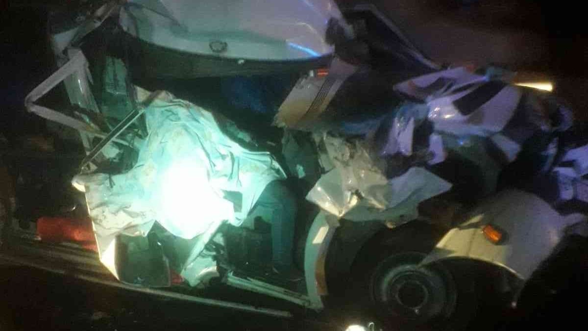 Mersin'de tarım işçilerini taşıyan minibüs tıra çarptı: 1 ölü, 5 yaralı