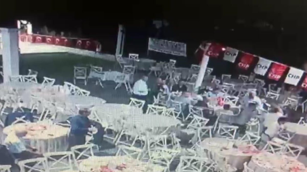 İzmir'de CHPlilerin dayanışma yemeğinde tekme tokat dayak 