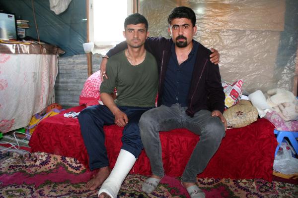 Afrin'de ayağı kırılan askeri, gazi ağabeyi karşıladı