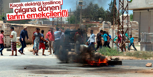 Akçakale'de çiftçiler elektrik kesintisini protesto etti