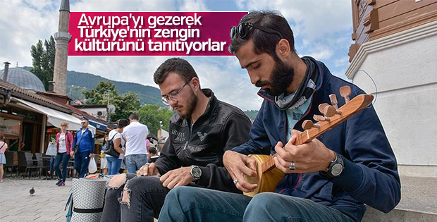 Bağlamayla Türk kültürünü tanıtıyorlar