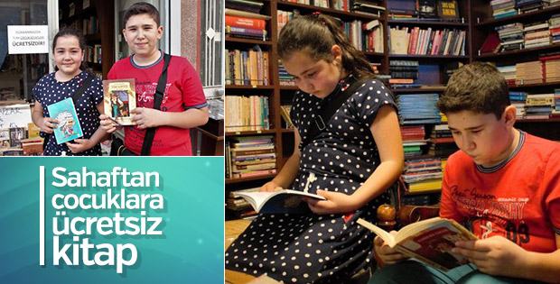 Çocuklar için çöpten kitap topluyor