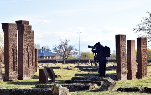 Ahlat Selçuklu Mezarlığı'na ziyaretçi akını