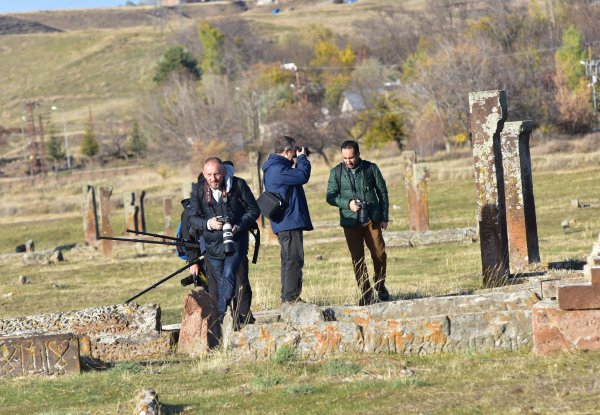 Ahlat Selçuklu Mezarlığı'na ziyaretçi akını