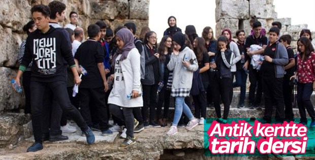 Tarih dersini antik şehirde işlediler