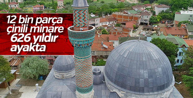 Çinili minare yıllara meydan okuyor