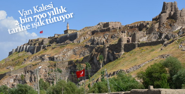 2 bin 700 yıllık kale ziyaretçilerini büyülüyor