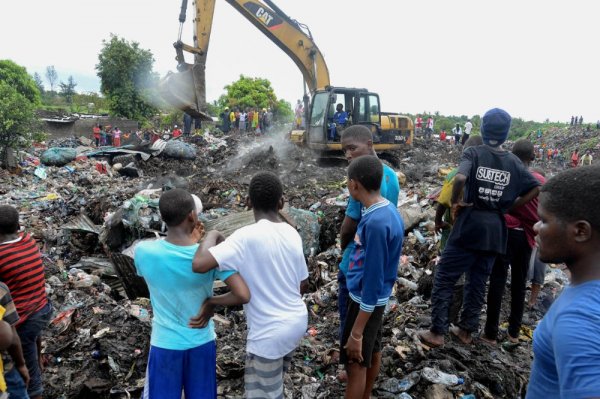 Mozambik'te çöp toplama merkezinde göçük: 17 ölü ile ilgili görsel sonucu