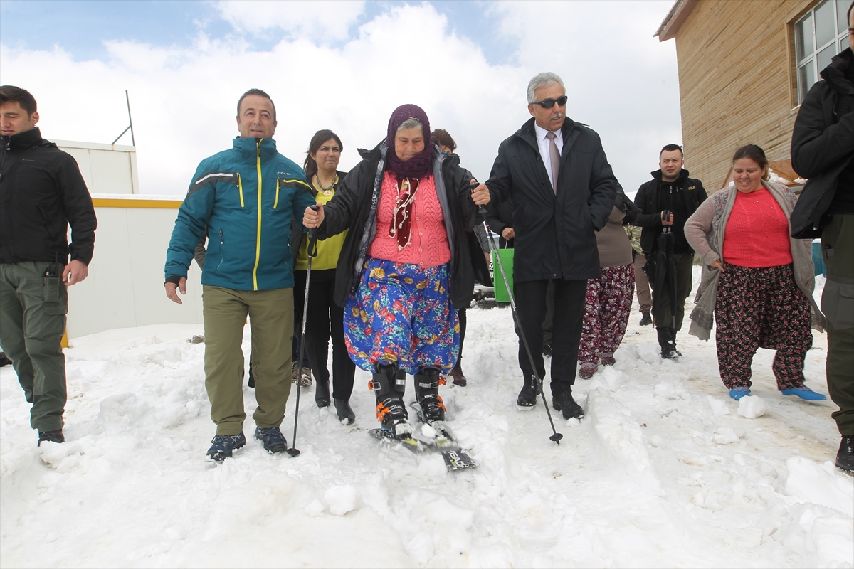 Hakkari'de kayak keyfi