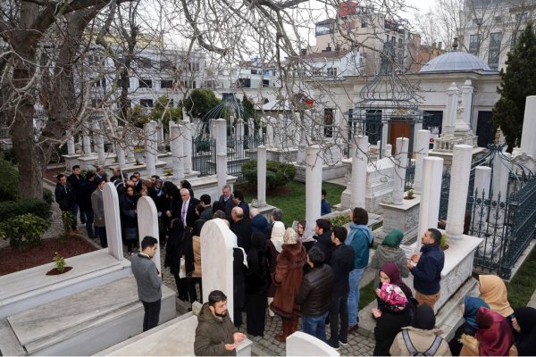 Abdülhamid Han, türbesi başında anıldı