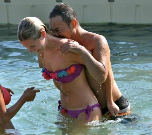 Chloe Loughnan: Aşkımız bitmesin diye dua ediyorum