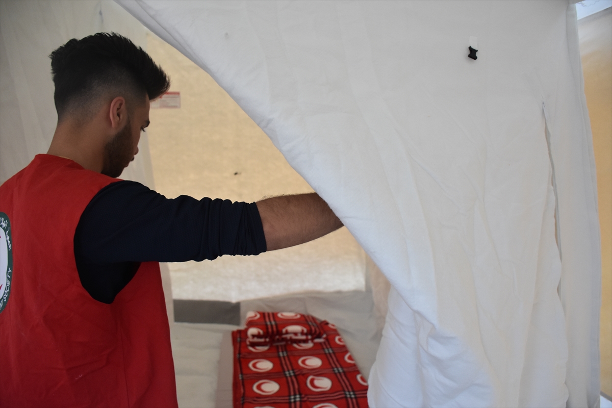 Türk Kızılayı'ı Halepçe'de 45 çadır kurdu